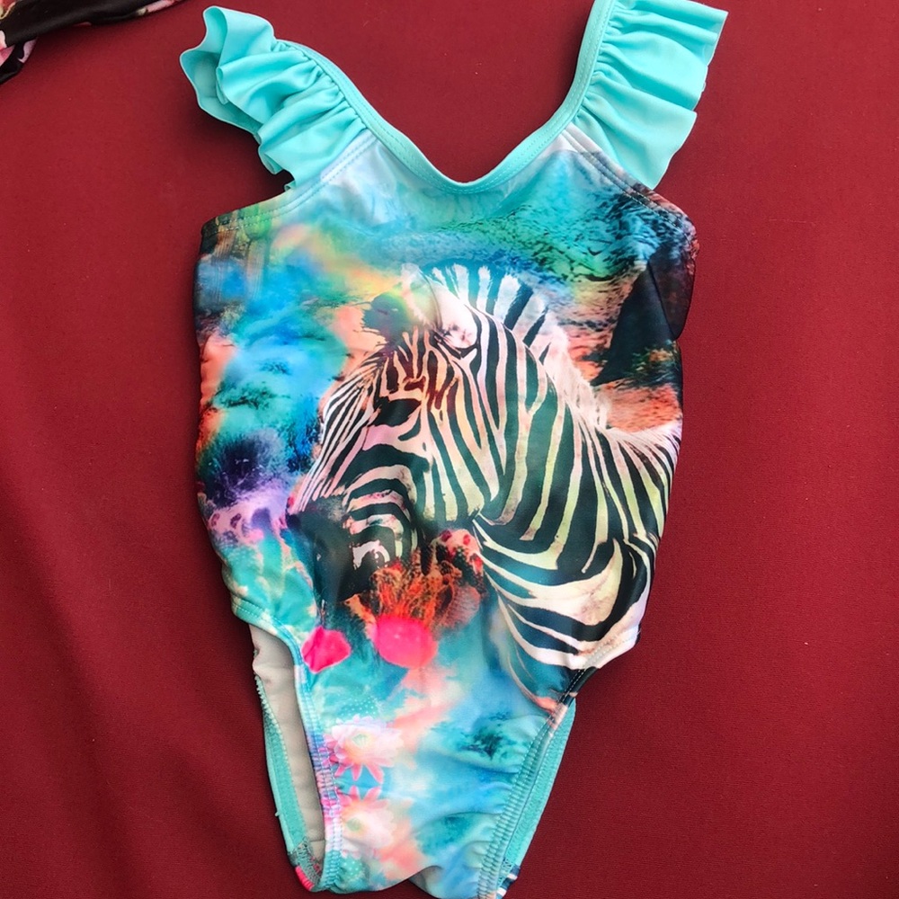 Bundle/ Lot of 3 One piece swimsuit!! Pool Ready! - Picture 2 of 7